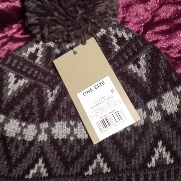 Goodfellow & Co Knit Pom Pok Winter Beanie Hat - Picture 3 of 3
